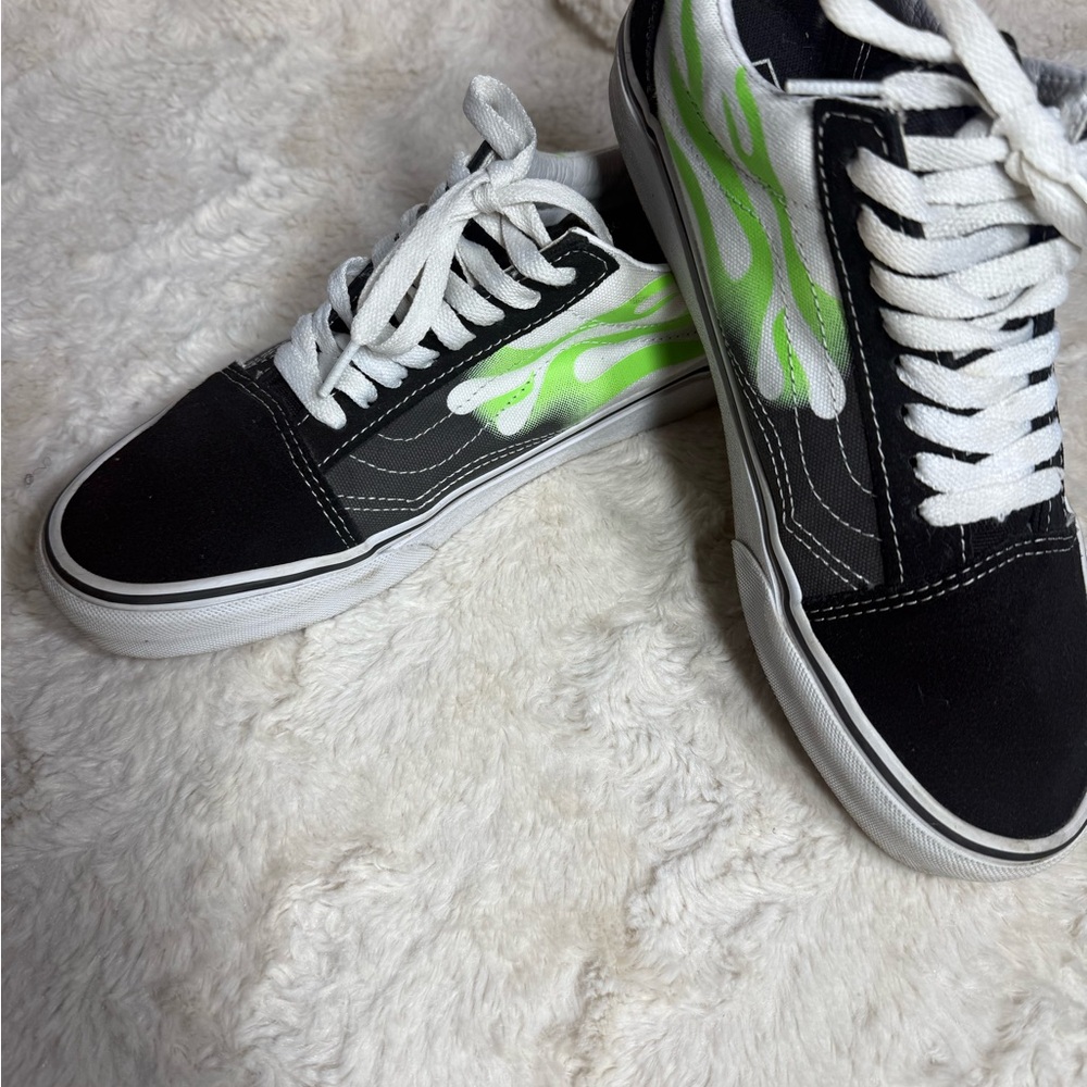Vans Old Skool
Flame Black True White